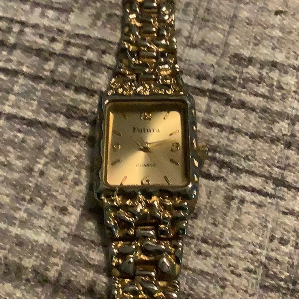 Gently Worn Watch ♥️